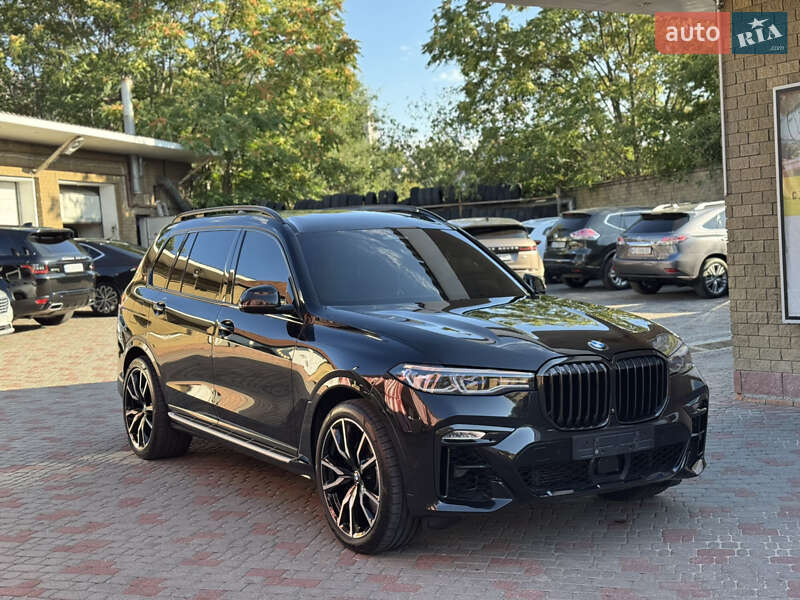 BMW X7 2021