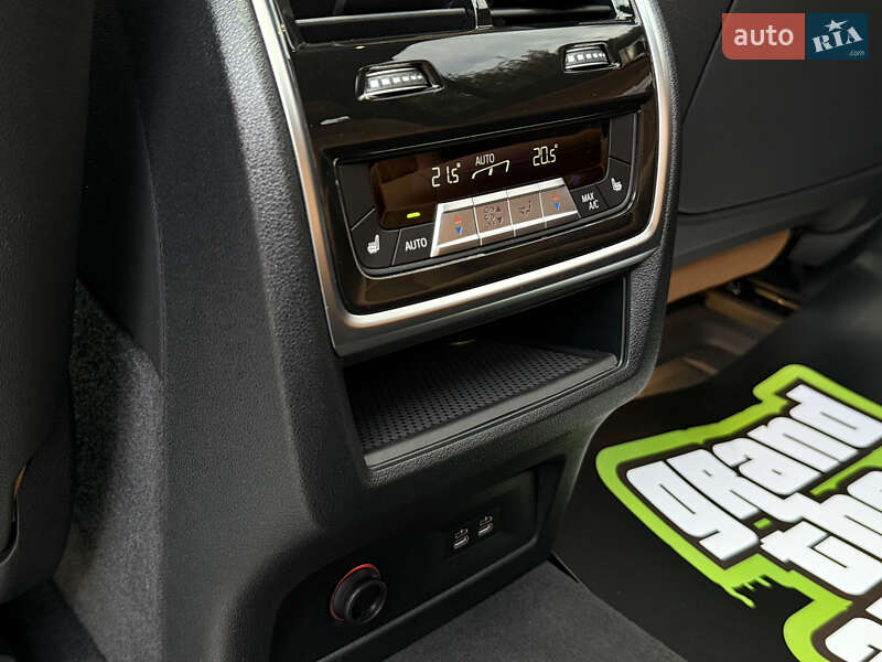 Внедорожник / Кроссовер BMW X7 2022 в Киеве