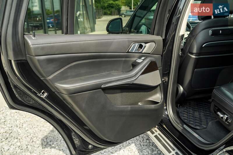 Позашляховик / Кросовер BMW X7 2022 в Чернівцях