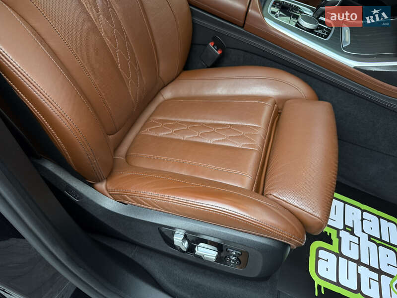 Внедорожник / Кроссовер BMW X7 2020 в Киеве