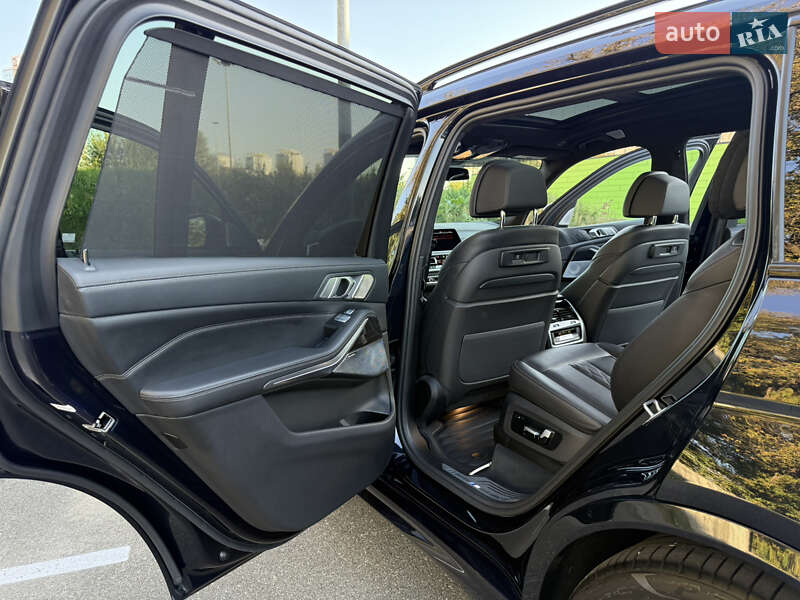 Внедорожник / Кроссовер BMW X7 2021 в Киеве