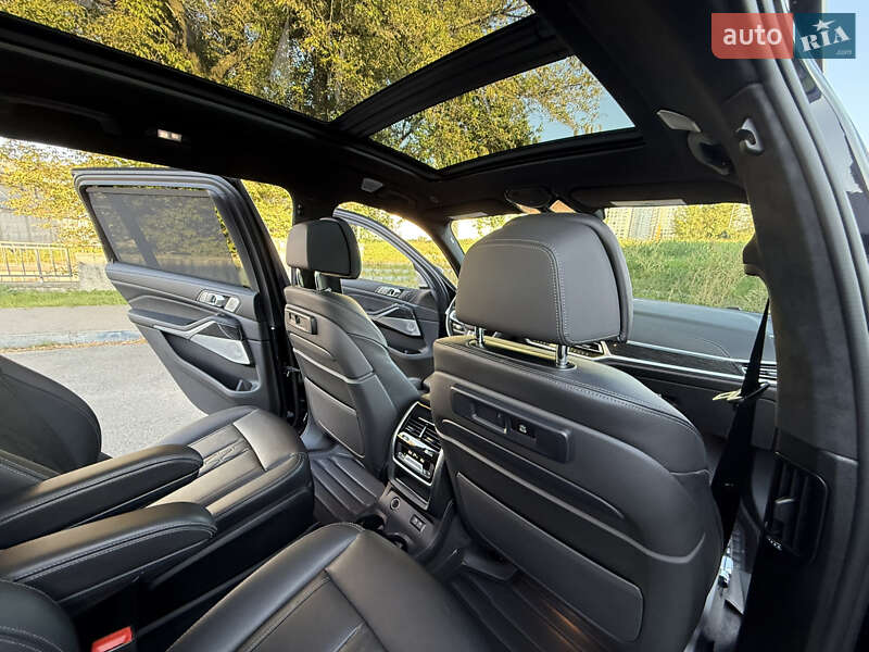 Внедорожник / Кроссовер BMW X7 2021 в Киеве