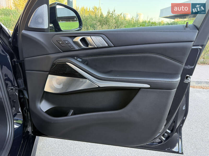 Внедорожник / Кроссовер BMW X7 2021 в Киеве