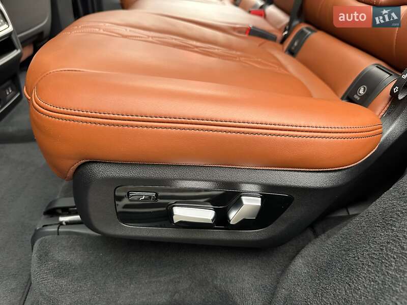 Внедорожник / Кроссовер BMW X7 2020 в Киеве