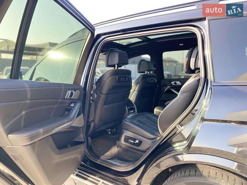 Внедорожник / Кроссовер BMW X7 2019 в Мукачево