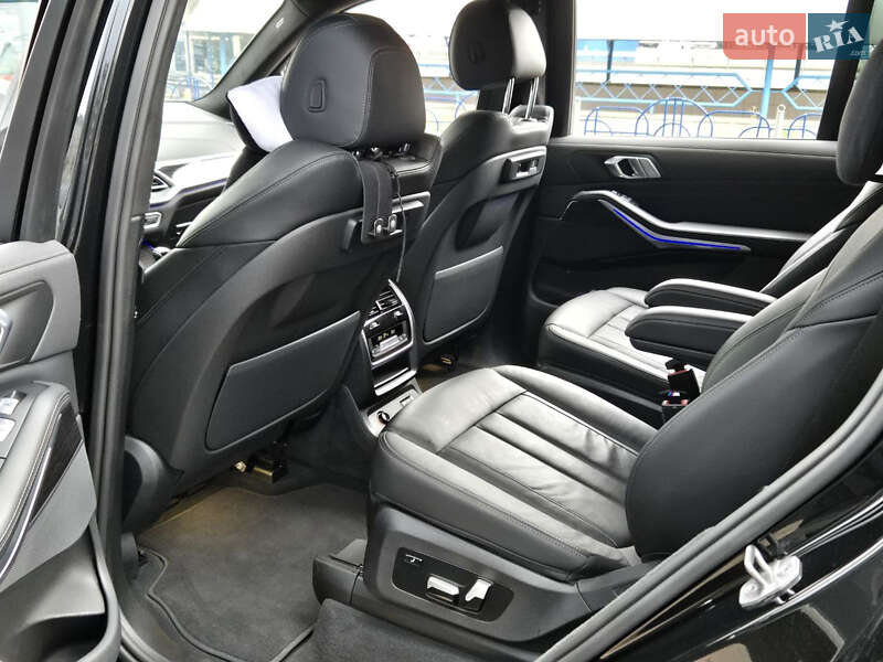 Внедорожник / Кроссовер BMW X7 2022 в Киеве