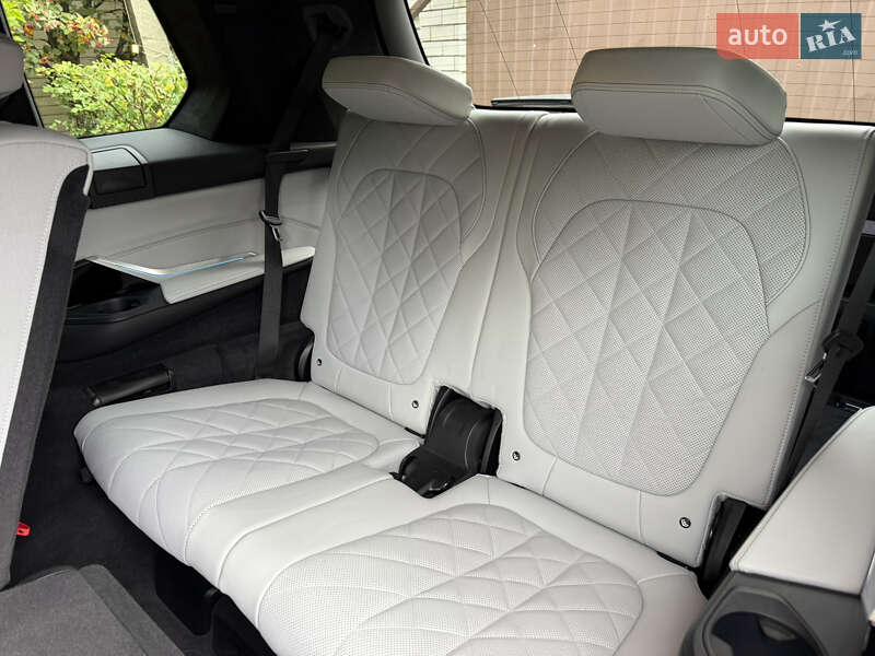Позашляховик / Кросовер BMW X7 2023 в Дніпрі фото 23 Позашляховик / Кросовер BMW X7 2023 в Дніпрі
