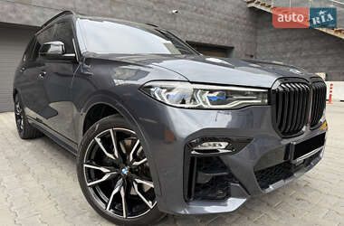 Внедорожник / Кроссовер BMW X7 2022 в 