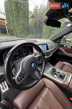 Внедорожник / Кроссовер BMW X7 2021 в 