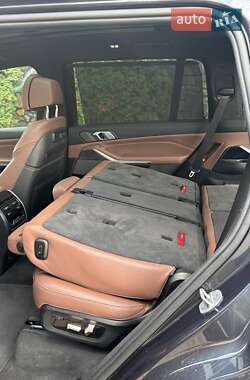 Внедорожник / Кроссовер BMW X7 2021 в 