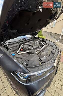 Внедорожник / Кроссовер BMW X7 2021 в 