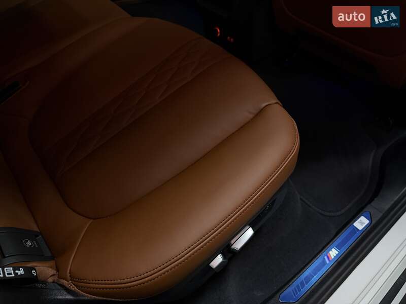Внедорожник / Кроссовер BMW X7 2024 в Тернополе