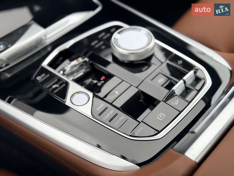 Внедорожник / Кроссовер BMW X7 2024 в Киеве
