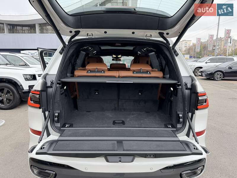 Внедорожник / Кроссовер BMW X7 2024 в Киеве