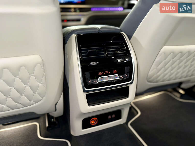 Внедорожник / Кроссовер BMW X7 2023 в Киеве