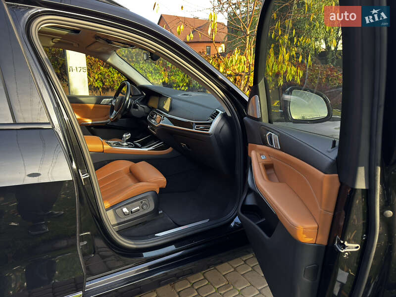 Внедорожник / Кроссовер BMW X7 2021 в Киеве