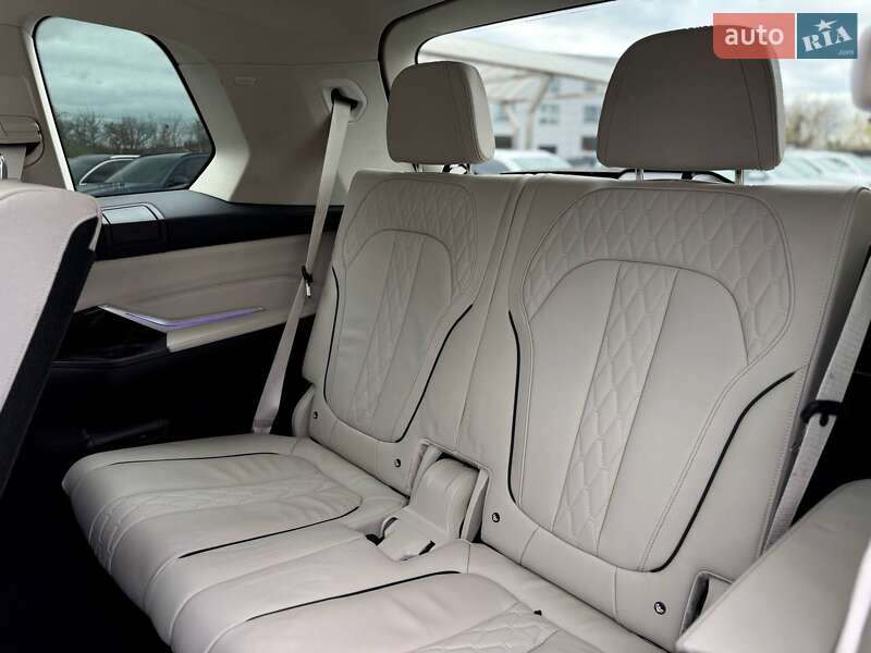 Внедорожник / Кроссовер BMW X7 2020 в Ровно