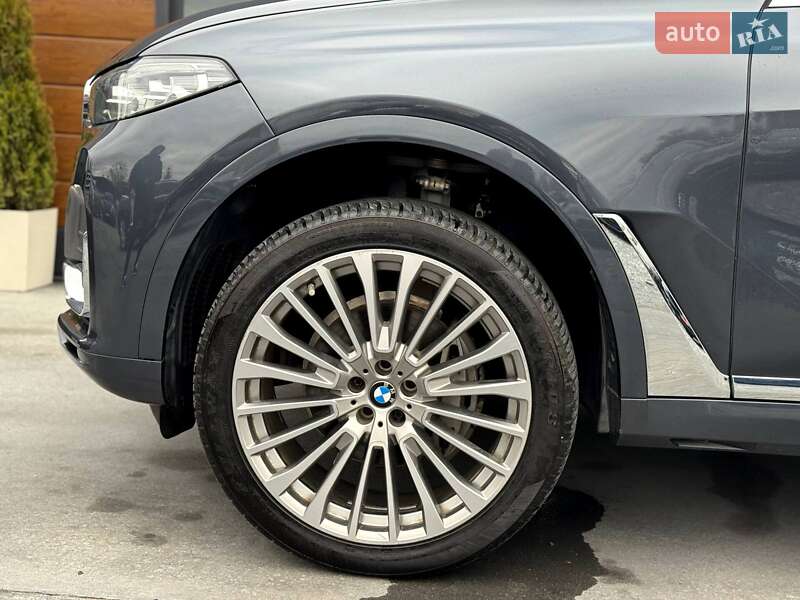 Внедорожник / Кроссовер BMW X7 2020 в Ровно