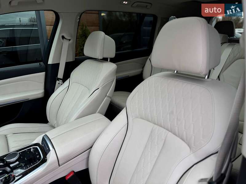 Внедорожник / Кроссовер BMW X7 2020 в Ровно