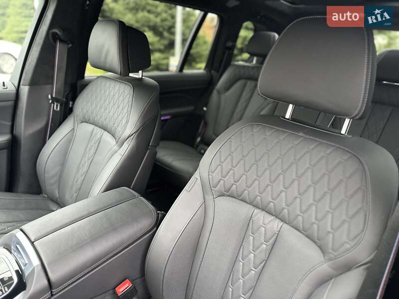 Внедорожник / Кроссовер BMW X7 2023 в Киеве