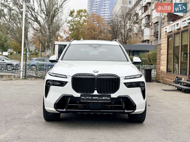 Внедорожник / Кроссовер BMW X7 2024 в Киеве