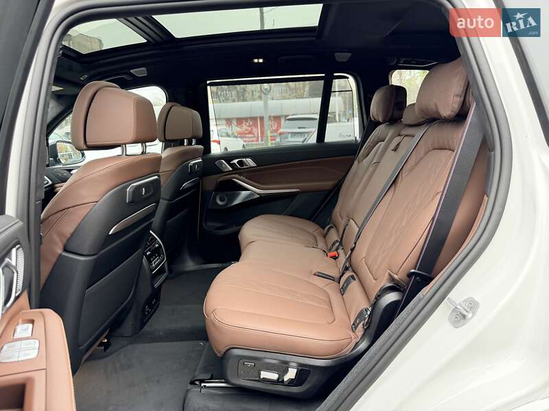 Внедорожник / Кроссовер BMW X7 2024 в Киеве