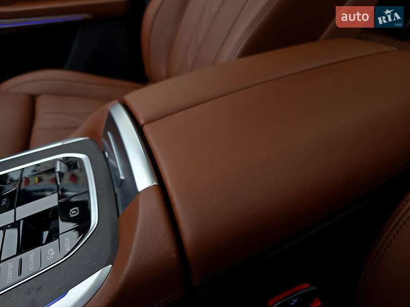 Позашляховик / Кросовер BMW X7 2023 в Києві