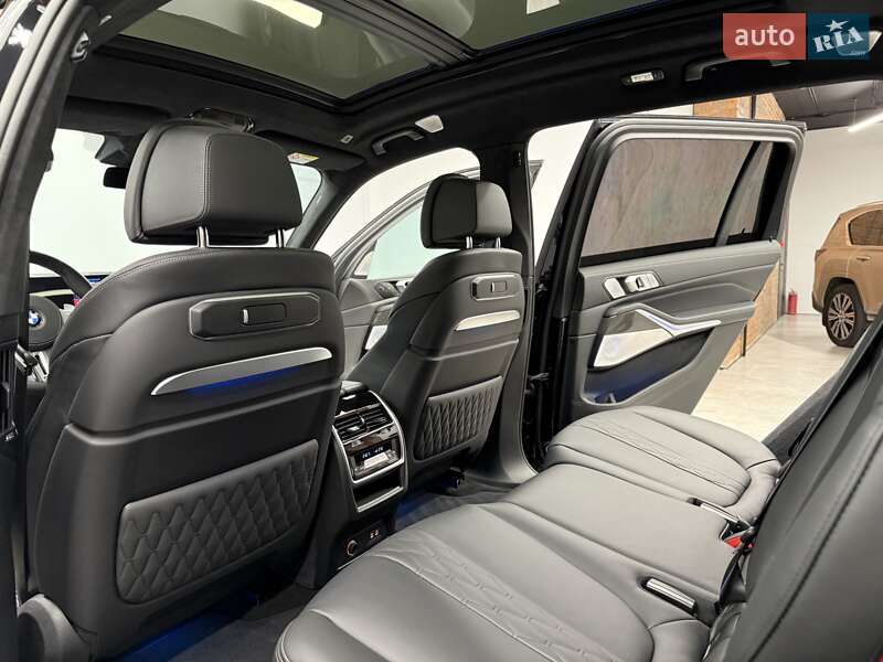 Внедорожник / Кроссовер BMW X7 2023 в Киеве