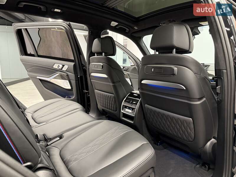 Внедорожник / Кроссовер BMW X7 2023 в Киеве