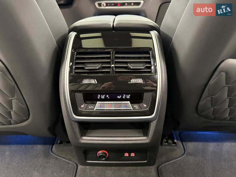 Внедорожник / Кроссовер BMW X7 2023 в Киеве