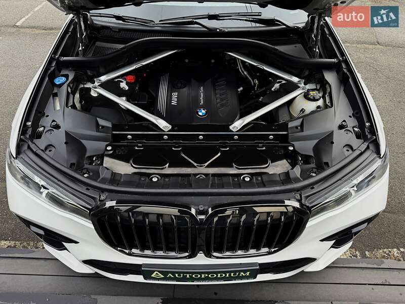 Внедорожник / Кроссовер BMW X7 2022 в Киеве
