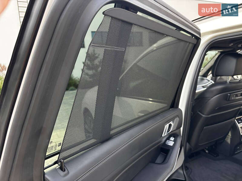 Внедорожник / Кроссовер BMW X7 2020 в Луцке