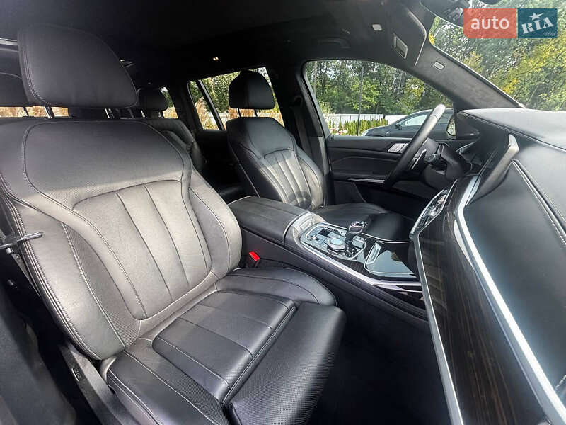 Внедорожник / Кроссовер BMW X7 2020 в Луцке