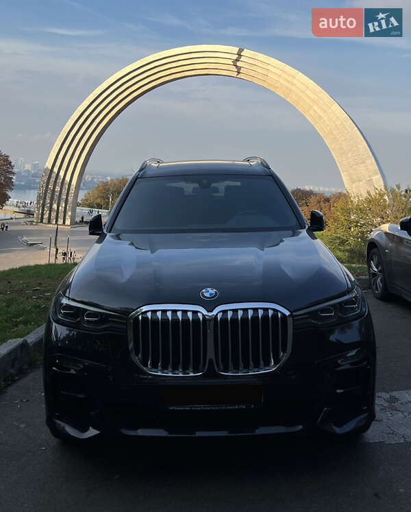 BMW X7 2021