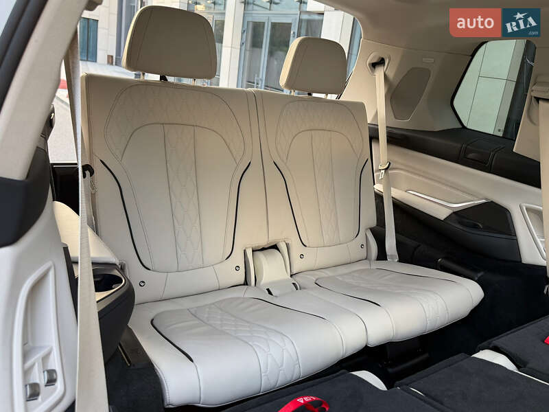 Позашляховик / Кросовер BMW X7 2020 в Києві