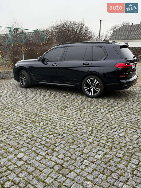 Внедорожник / Кроссовер BMW X7 2021 в Коростене