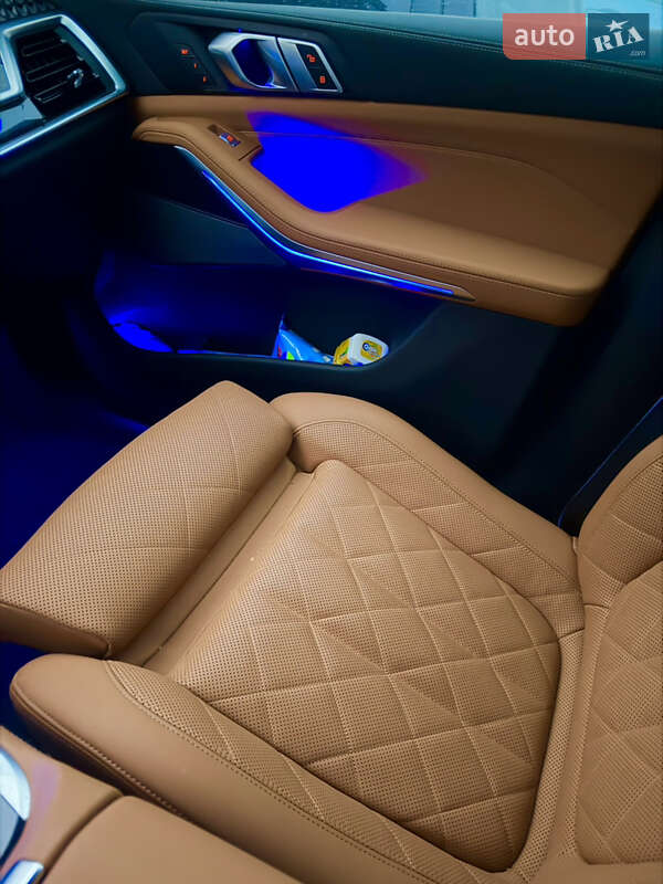 Внедорожник / Кроссовер BMW X7 2025 в Киеве