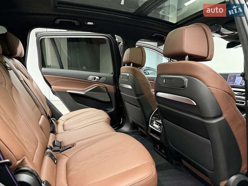 Внедорожник / Кроссовер BMW X7 2023 в Киеве