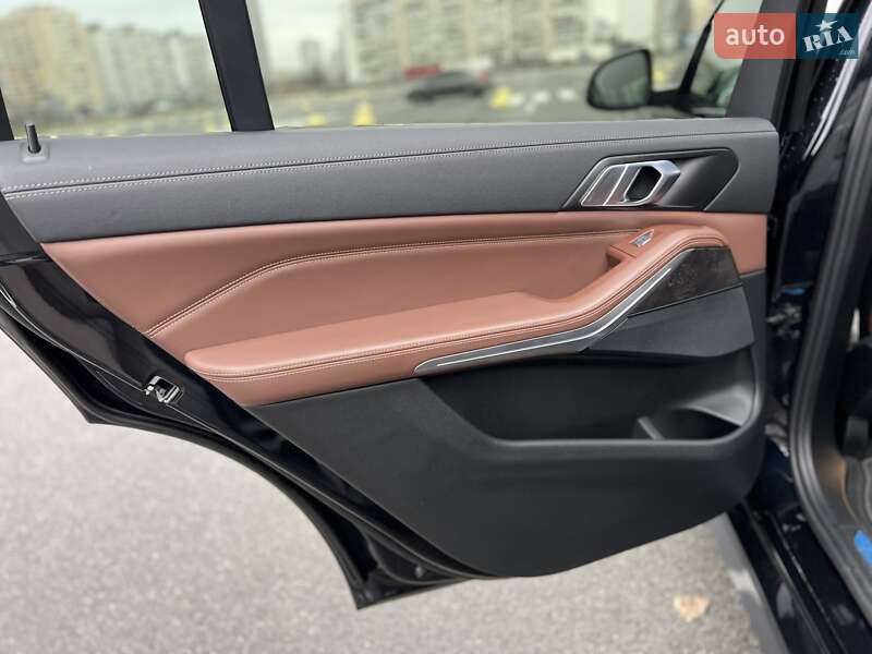 Позашляховик / Кросовер BMW X7 2021 в Києві