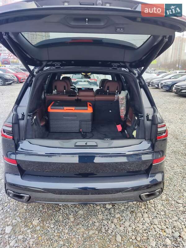 Внедорожник / Кроссовер BMW X7 2023 в Киеве