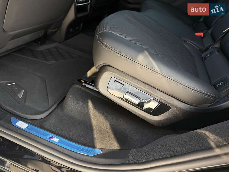 Внедорожник / Кроссовер BMW X7 2024 в Киеве