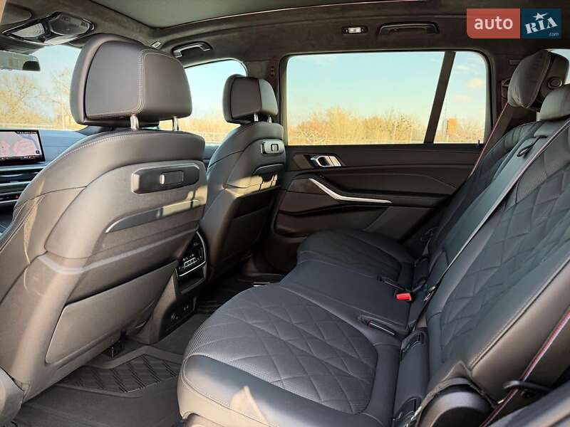 Внедорожник / Кроссовер BMW X7 2024 в Киеве