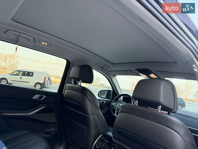 Внедорожник / Кроссовер BMW X7 2020 в Черкассах