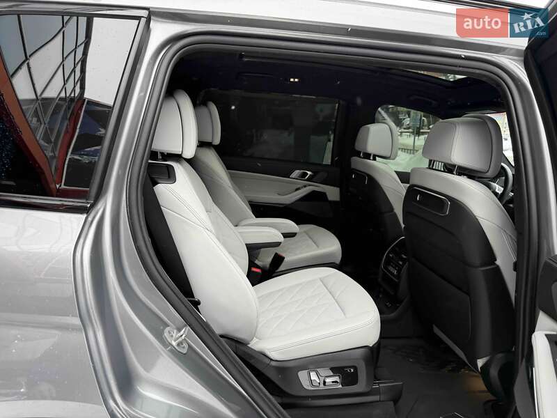 Внедорожник / Кроссовер BMW X7 2024 в Львове