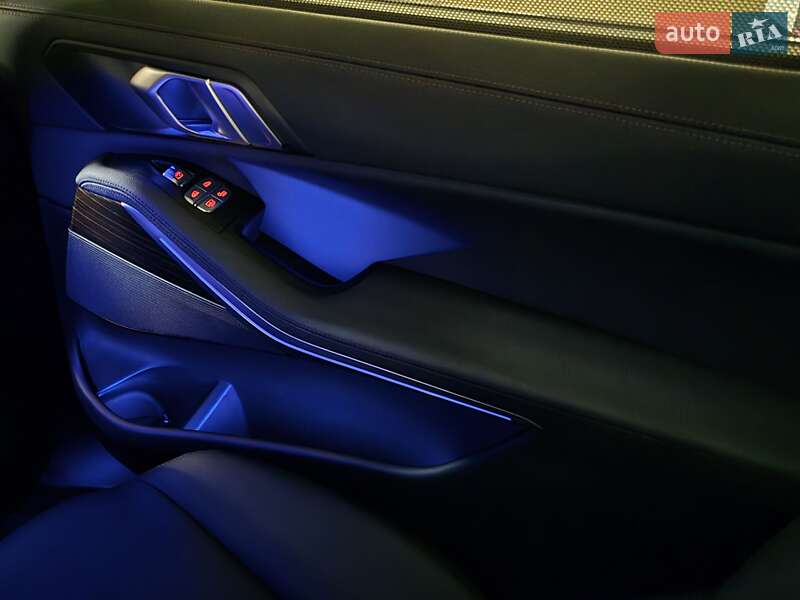 Внедорожник / Кроссовер BMW X7 2021 в Николаеве