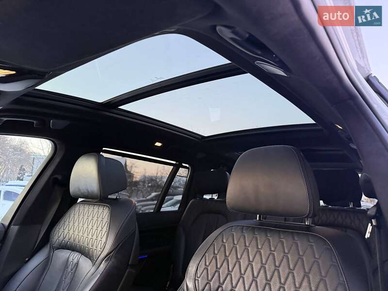 Внедорожник / Кроссовер BMW X7 2022 в Хмельницком