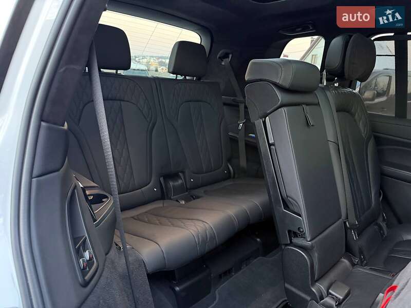 Внедорожник / Кроссовер BMW X7 2022 в Хмельницком
