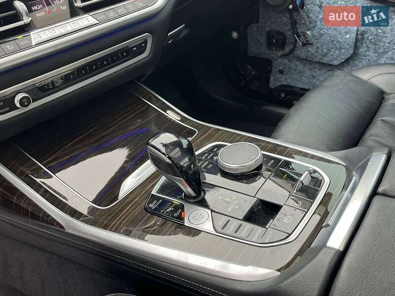 Внедорожник / Кроссовер BMW X7 2020 в Луцке