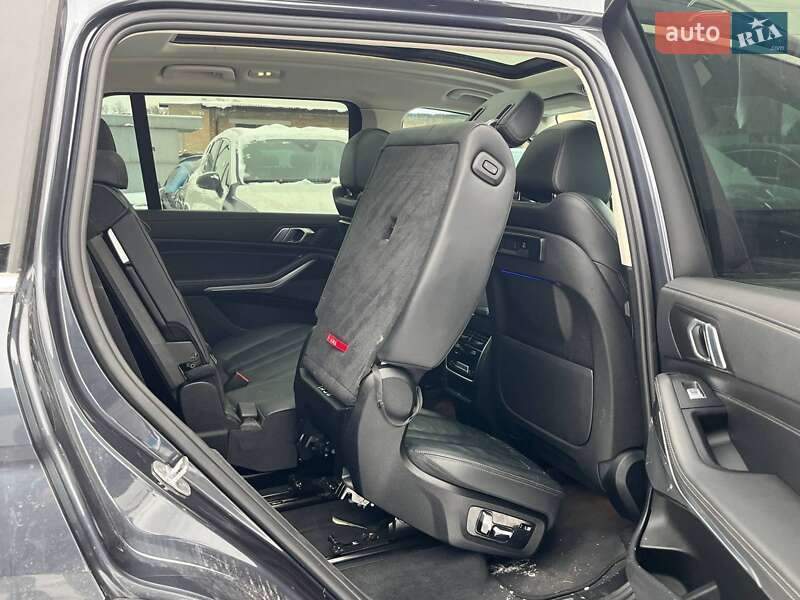 Внедорожник / Кроссовер BMW X7 2020 в Луцке