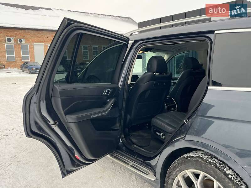 Внедорожник / Кроссовер BMW X7 2020 в Луцке